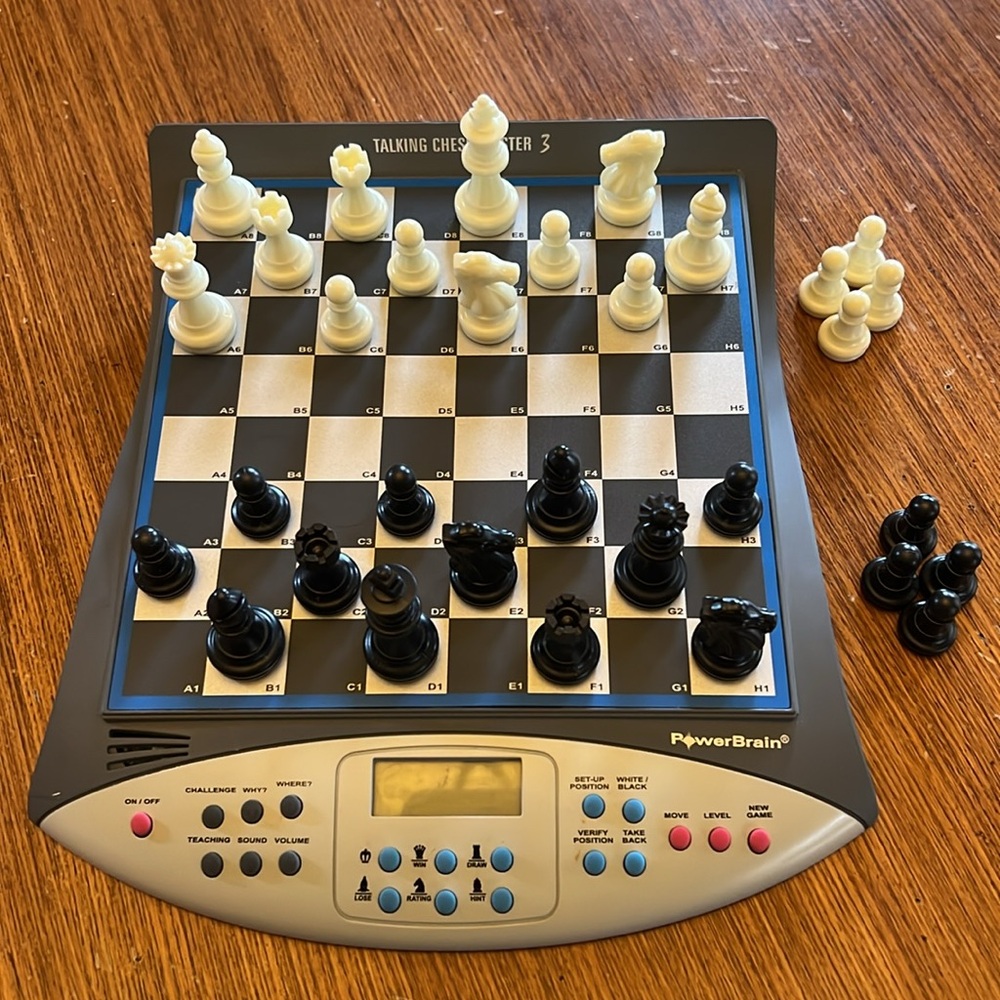 Electronic Chess Set - Picture 2 of 7